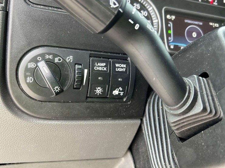 2021-international-mv607-image-18