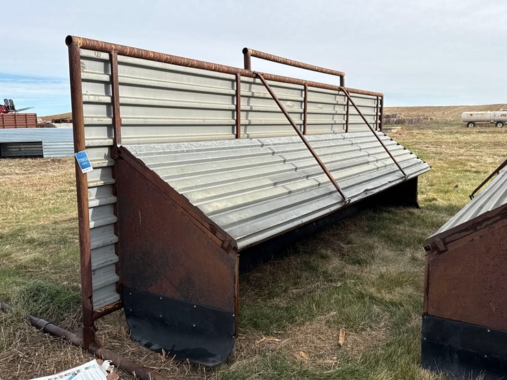 freestanding-windbreak-panel-and-calf-shelter-image-5