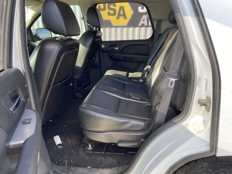 2009-chevrolet-tahoe-image-23