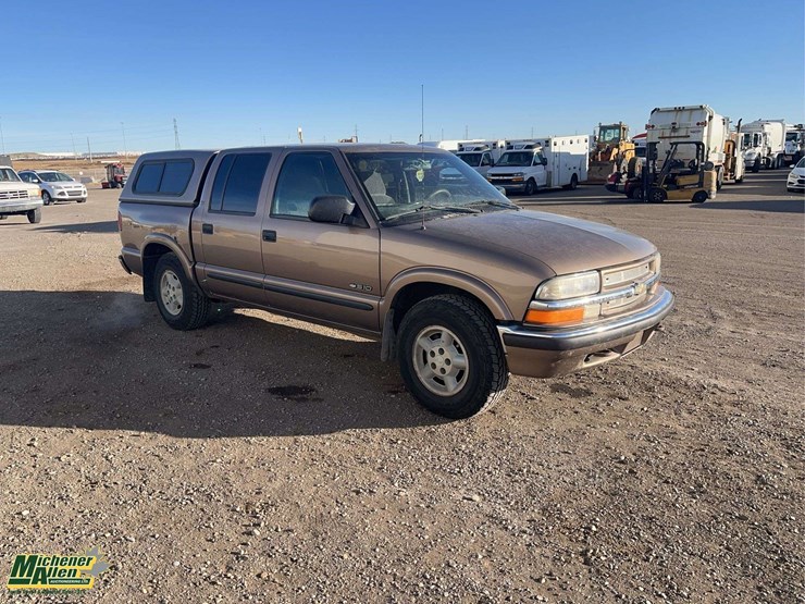 2002-chevrolet-s10-image-2
