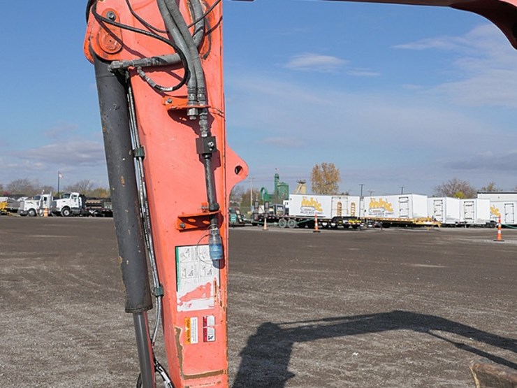 2017-kubota-kx080-image-14