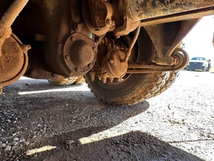 1996-freightliner-bobtail-water-truck-image-19