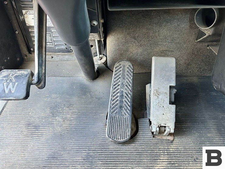 1999-kenworth-t800-image-82