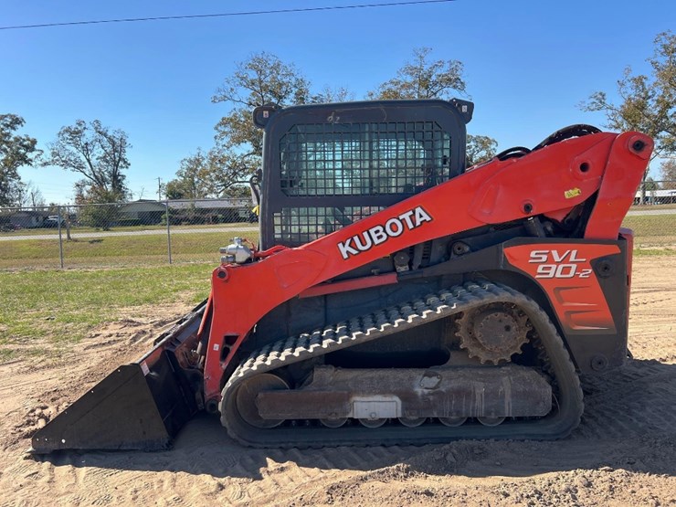 2011-kubota-svl90-2-image-1