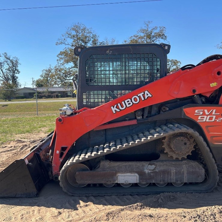 2011 KUBOTA SVL90-2