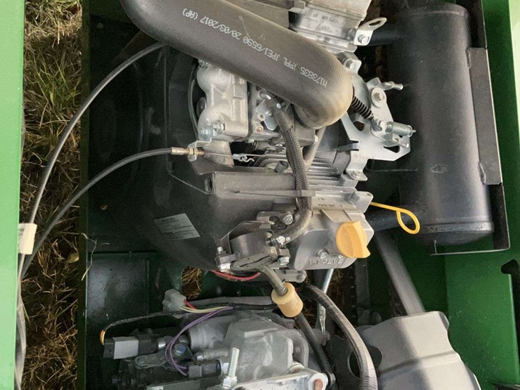 john-deere-gator-image-14