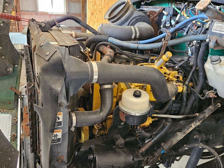 2005-kenworth-t300-image-39