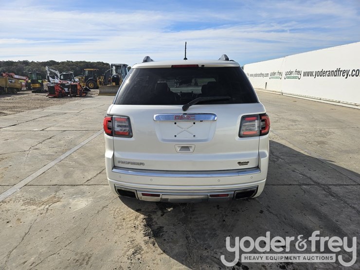 2014-gmc-acadia-image-14