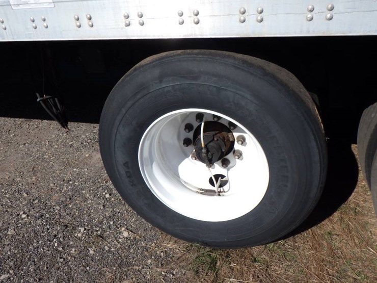 2012-utility-4000d-x-image-27