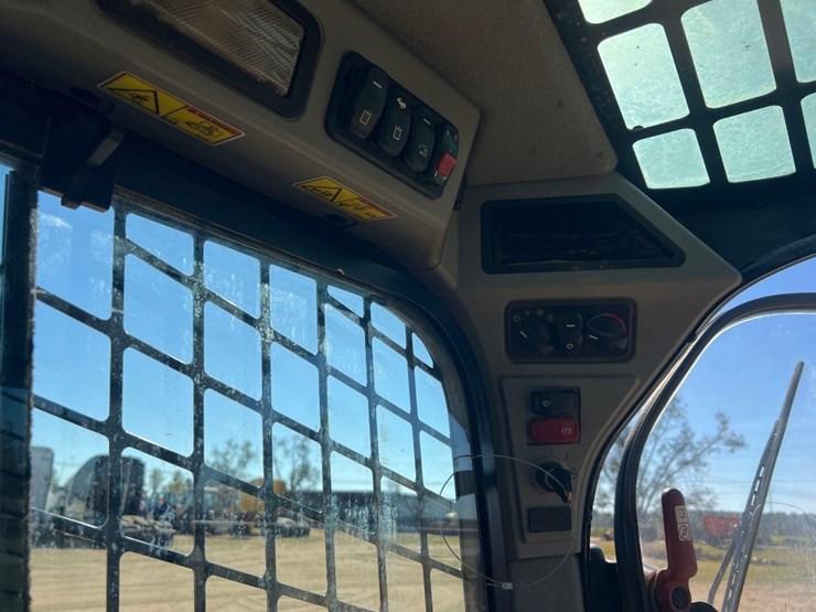 2020-caterpillar-299d3-image-29