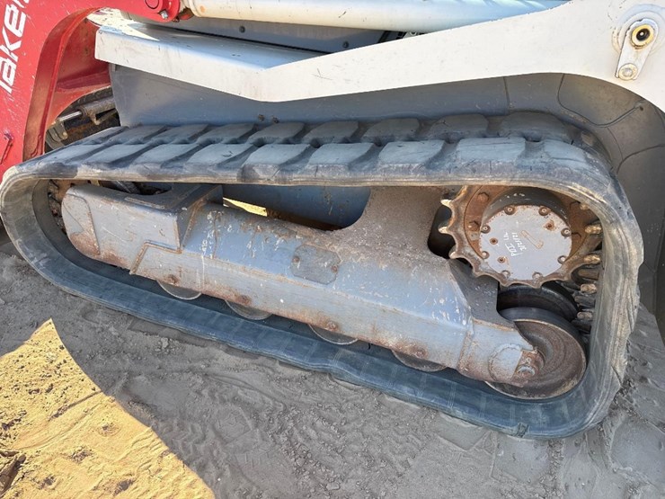 2021-takeuchi-tl8r2-image-9