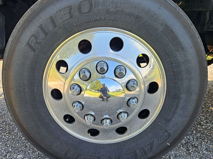 2019-kenworth-t880-image-15