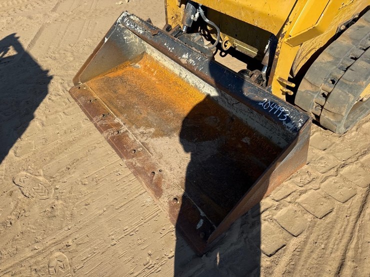 2023-caterpillar-259d3-image-22