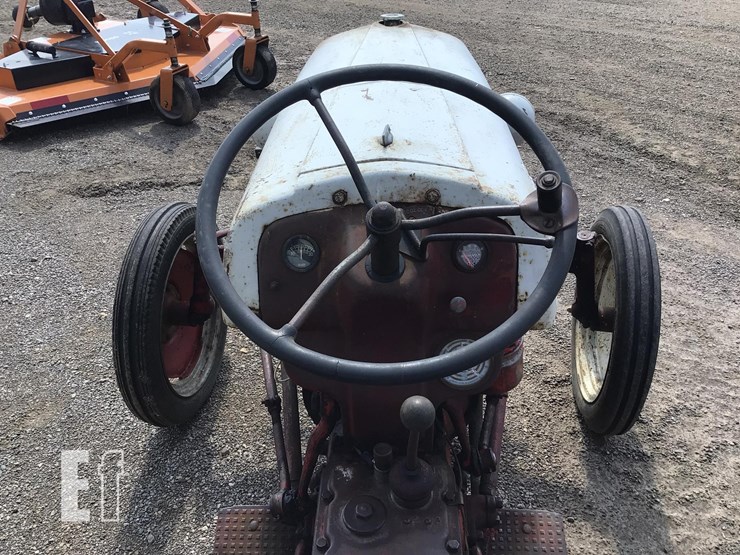 1952-ford-8n-image-11