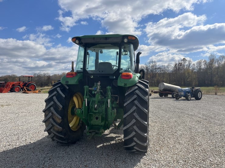 john-deere-6135e-image-8