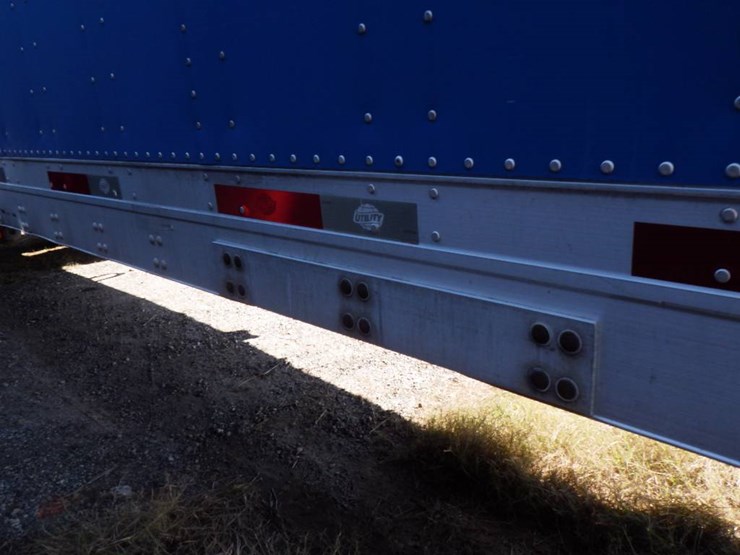 2012-utility-4000d-x-image-7