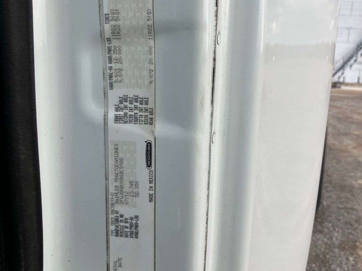 2013-freightliner-cascadia-image-92