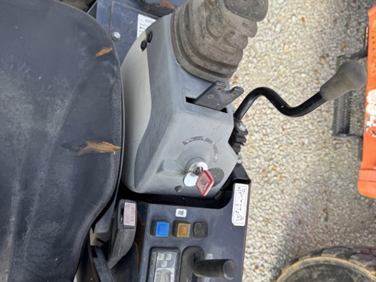 2017-deere-17g-image-7