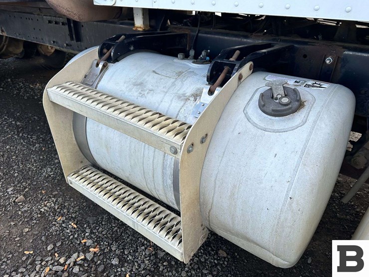 2008-peterbilt-386-image-61