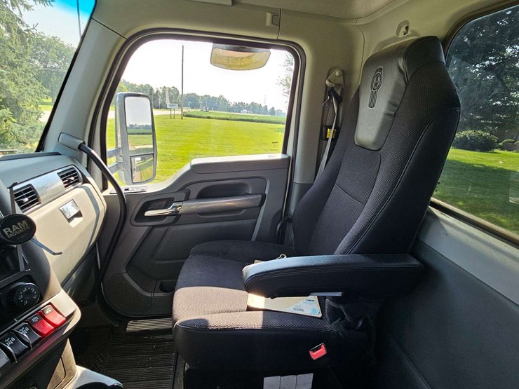 2019-kenworth-t880-image-26