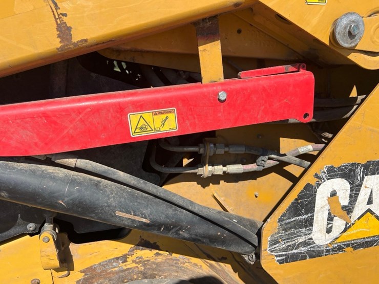 2016-caterpillar-259d-image-15