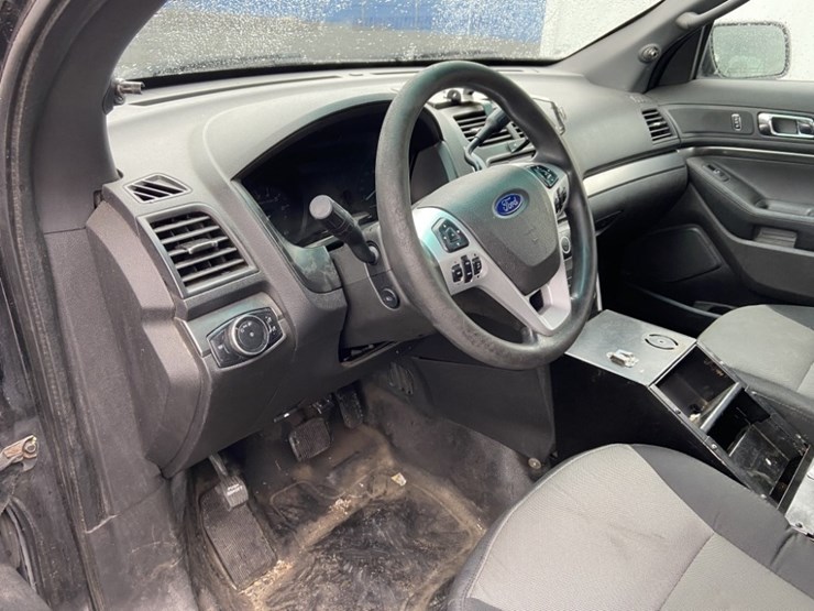 2014-ford-explorer-image-21