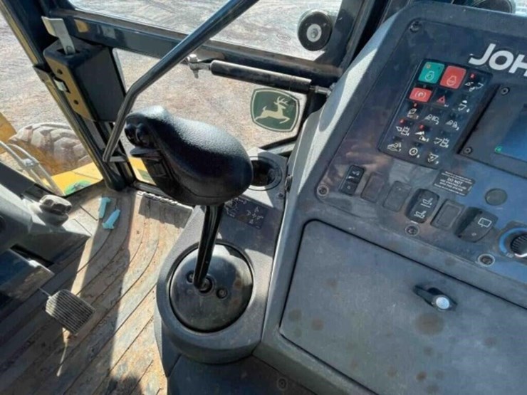 2015-deere-310sl-image-29