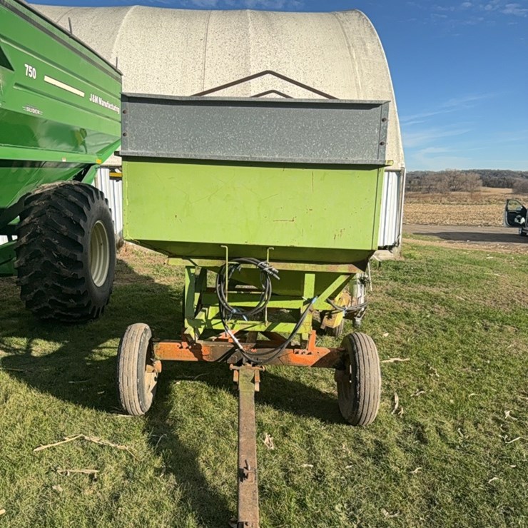 Parker 200 Bu Gravity with Seed Auger