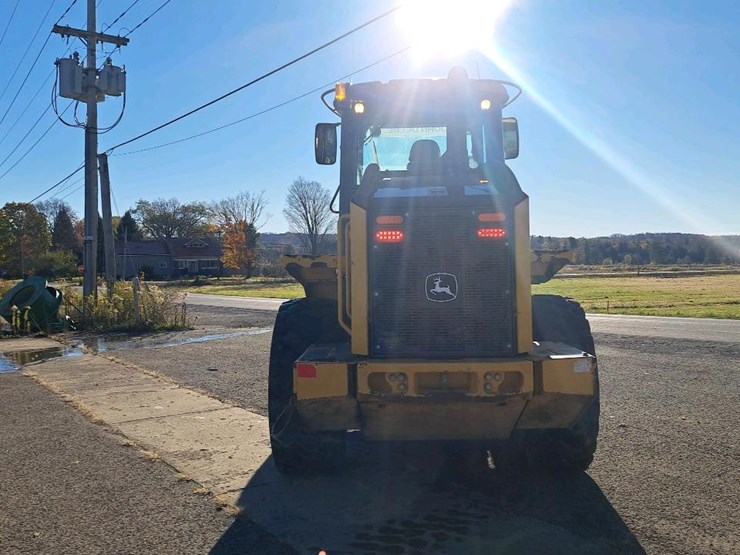 2018-deere-544k-image-4