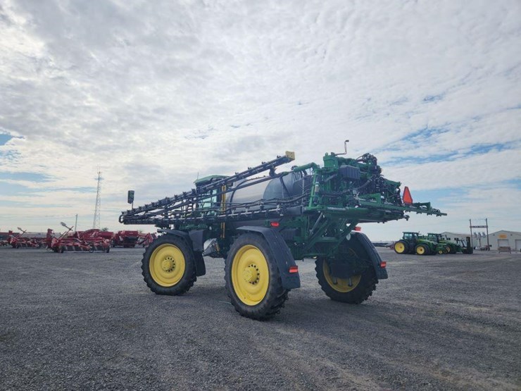 2023-john-deere-616r-image-4