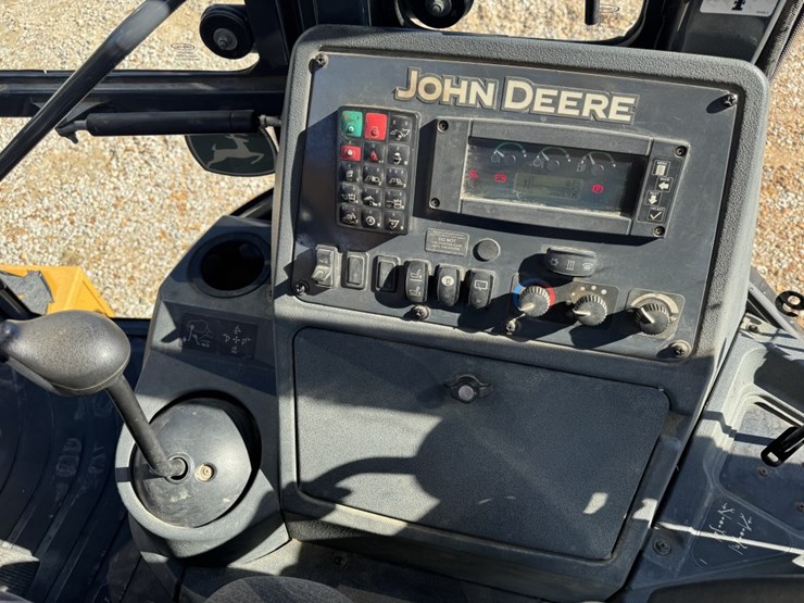 2017-deere-310sl-image-9