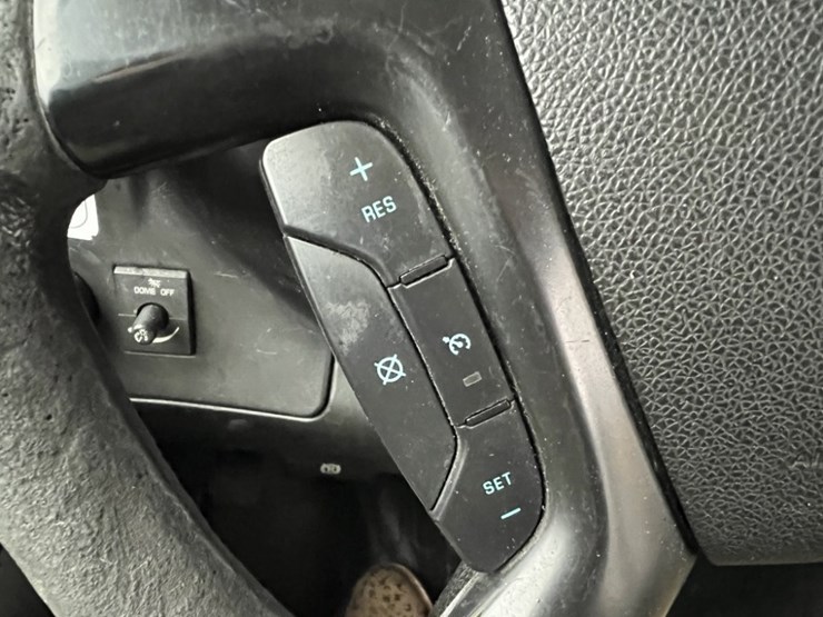 2015-chevrolet-express-paratransit-bus-image-31