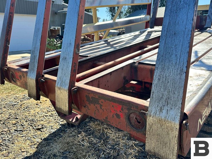 new-holland-1068-image-34