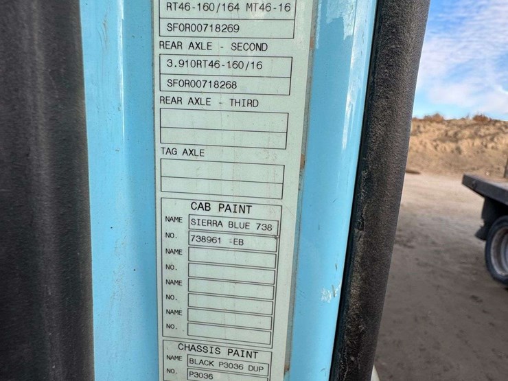 2009-volvo-tractor-truck---caution---kennewick,-wa-image-21