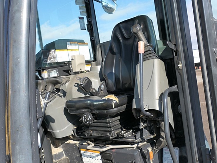 2017-yanmar-sv100-2a-image-36