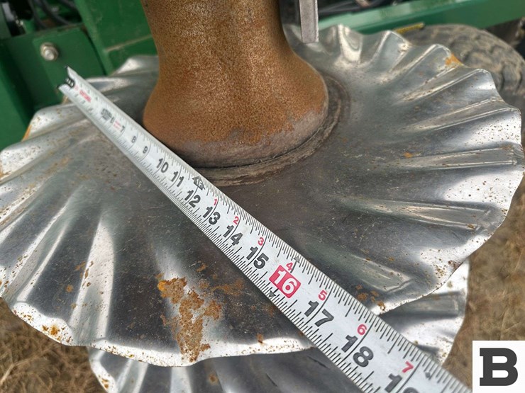 great-plains-2400tm-image-51