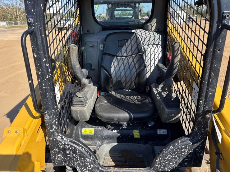 2023-caterpillar-259d3-image-25