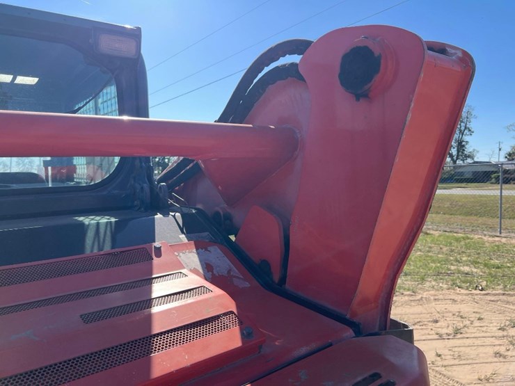 2011-kubota-svl90-2-image-22