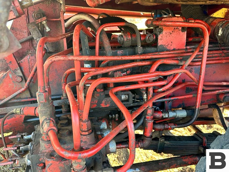 1972-new-holland-1048-image-12