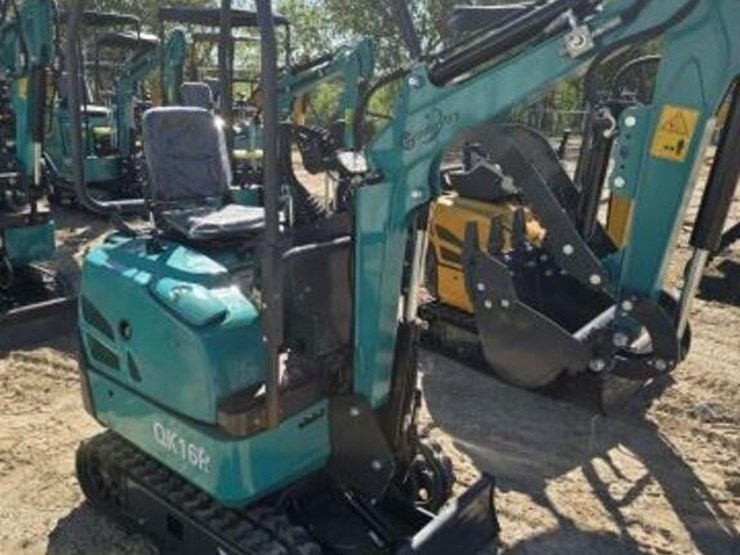cfg-mini-excavator-qk16r-w-hydraulic-thumb-image-2