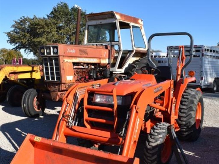 kubota-la463-image-1