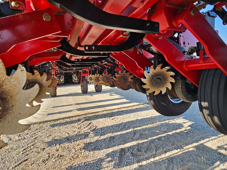 case-1250-early-riser-planter-image-17