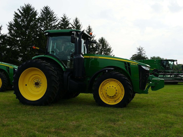 2012-john-deere-8235r-image-18