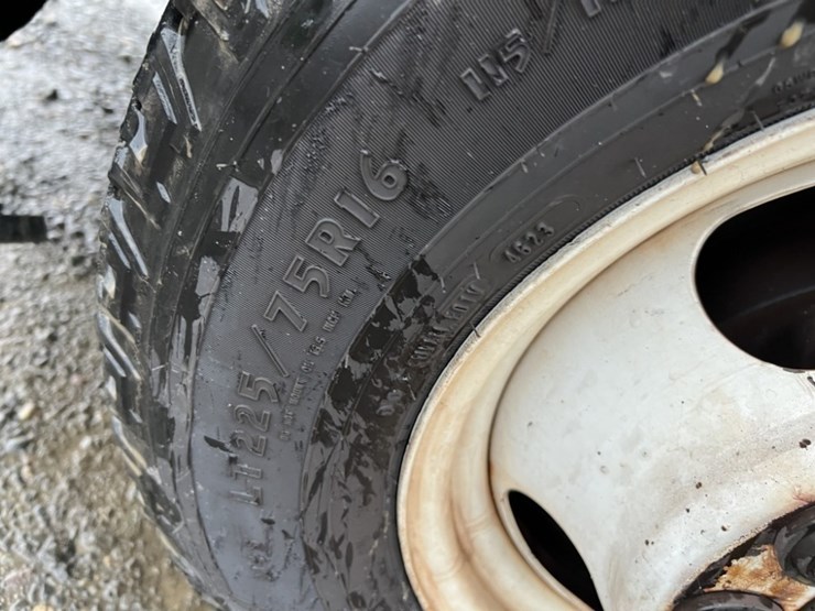 2015-chevrolet-express-paratransit-bus-image-15