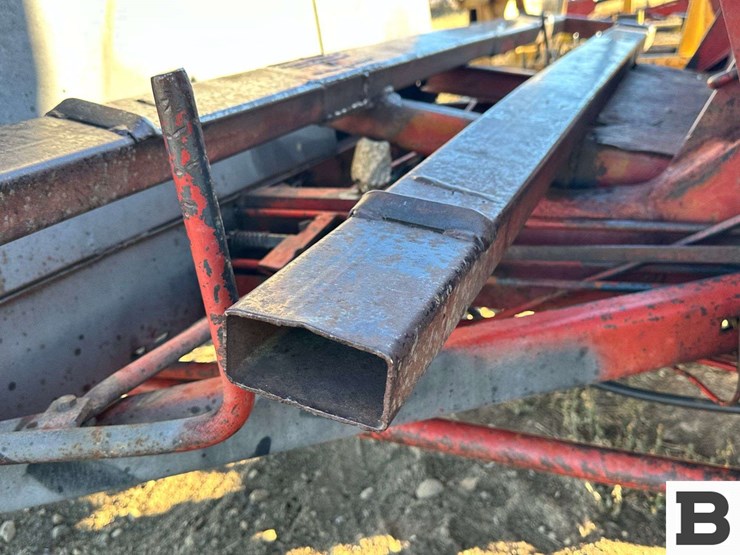 1972-new-holland-1048-image-11