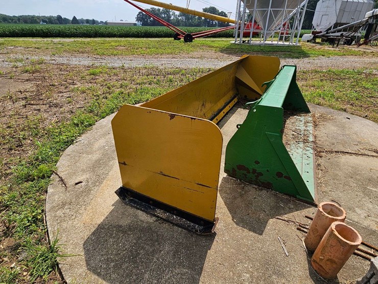 snow-plow-for-skid-steer-image-1