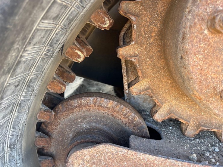 2012-bobcat-t770-image-14