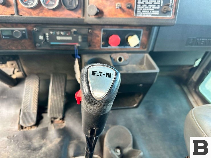 2000-kenworth-t800-image-71