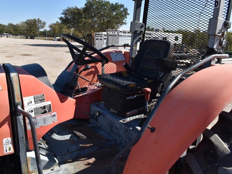 kubota-m108s-image-8