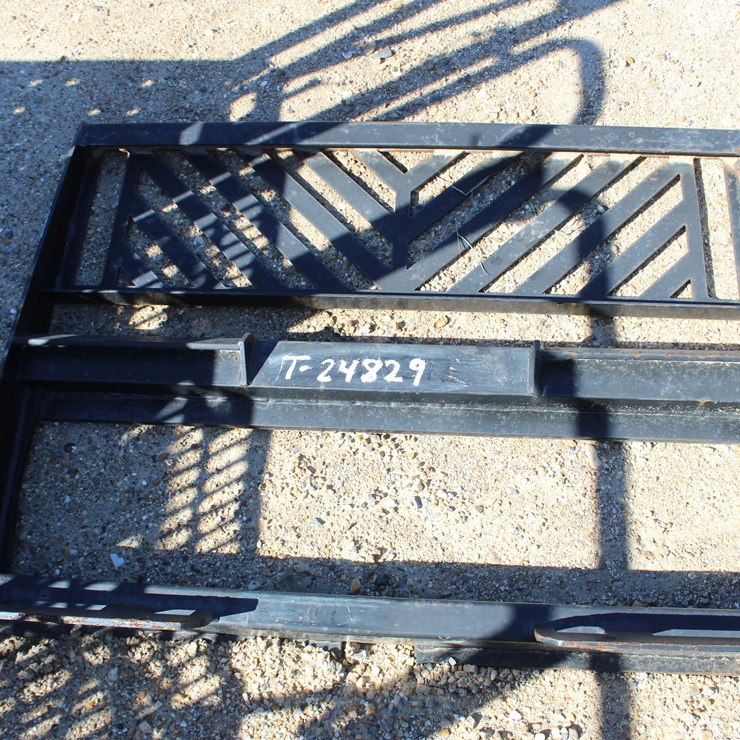 #2785 • SKID FRAME, NO FORKS